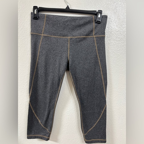 Athleta Pants - Athleta Active Pants Womens Gray‎ Heather Capri Leggings Athletic Workout, Sze L